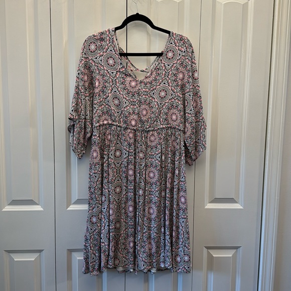 Torrid Ivory Medallion Challis Strappy Dress - Size 1X - Picture 3 of 4